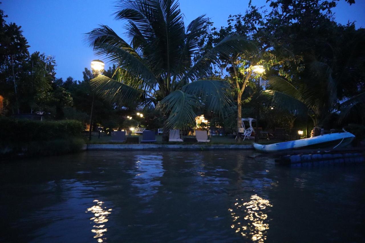 Отель Saigon Riverside Retreat Хошимин Экстерьер фото